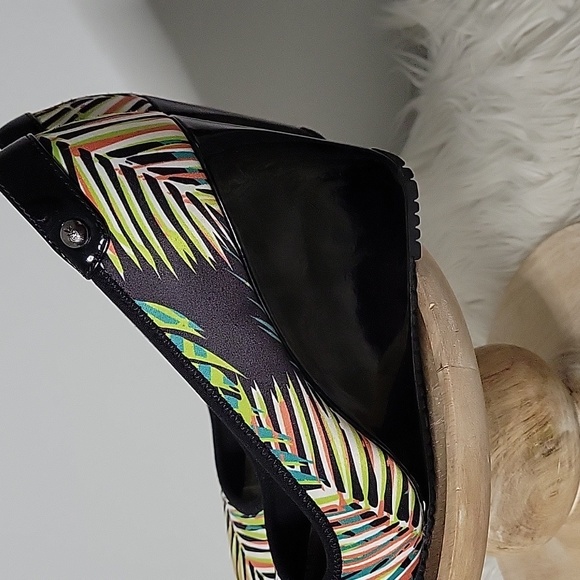 AK Anne Klein Sport AKTRU tropical closed toe wedge womens size 9M - Picture 11 of 13